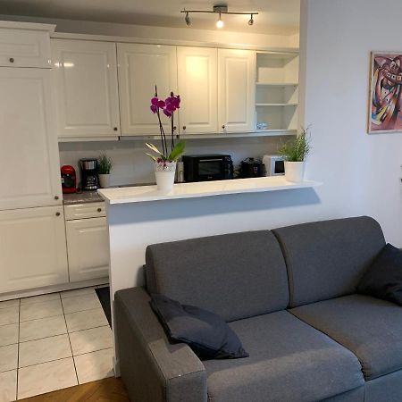 Lieu De Ressourcement A Robinson Apartment เลอเปลซีส์-โรแบงซง ภายนอก รูปภาพ